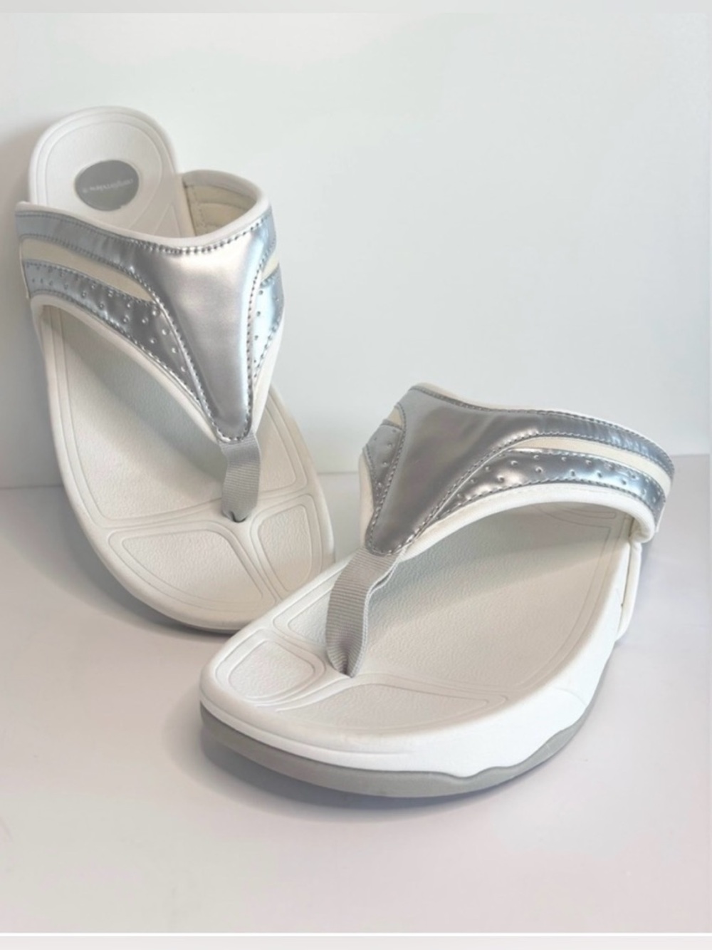 11WW Comfortview The Sporty Slip On Metallic Silver Thong Sandals Extra Wide